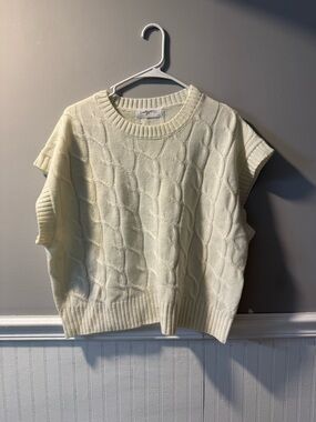 Carly Jean LA Leighton Sweater medium